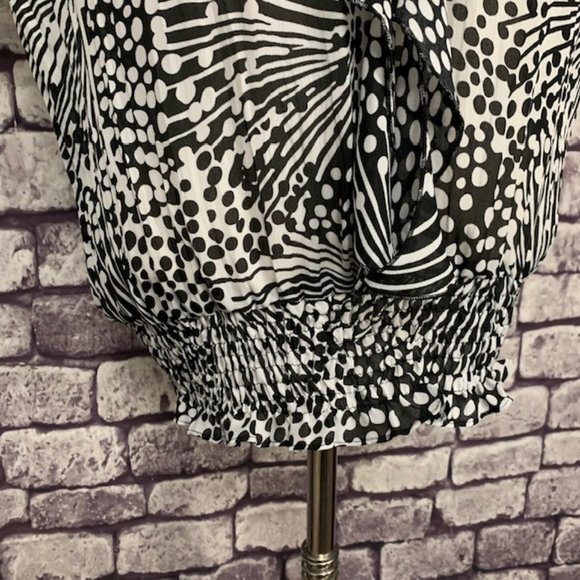 Allison Taylor V-Neck Blouse Size Medium - Picture 3 of 8